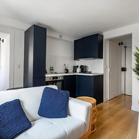 Appartamento Close To Center Of I Fully Equipped